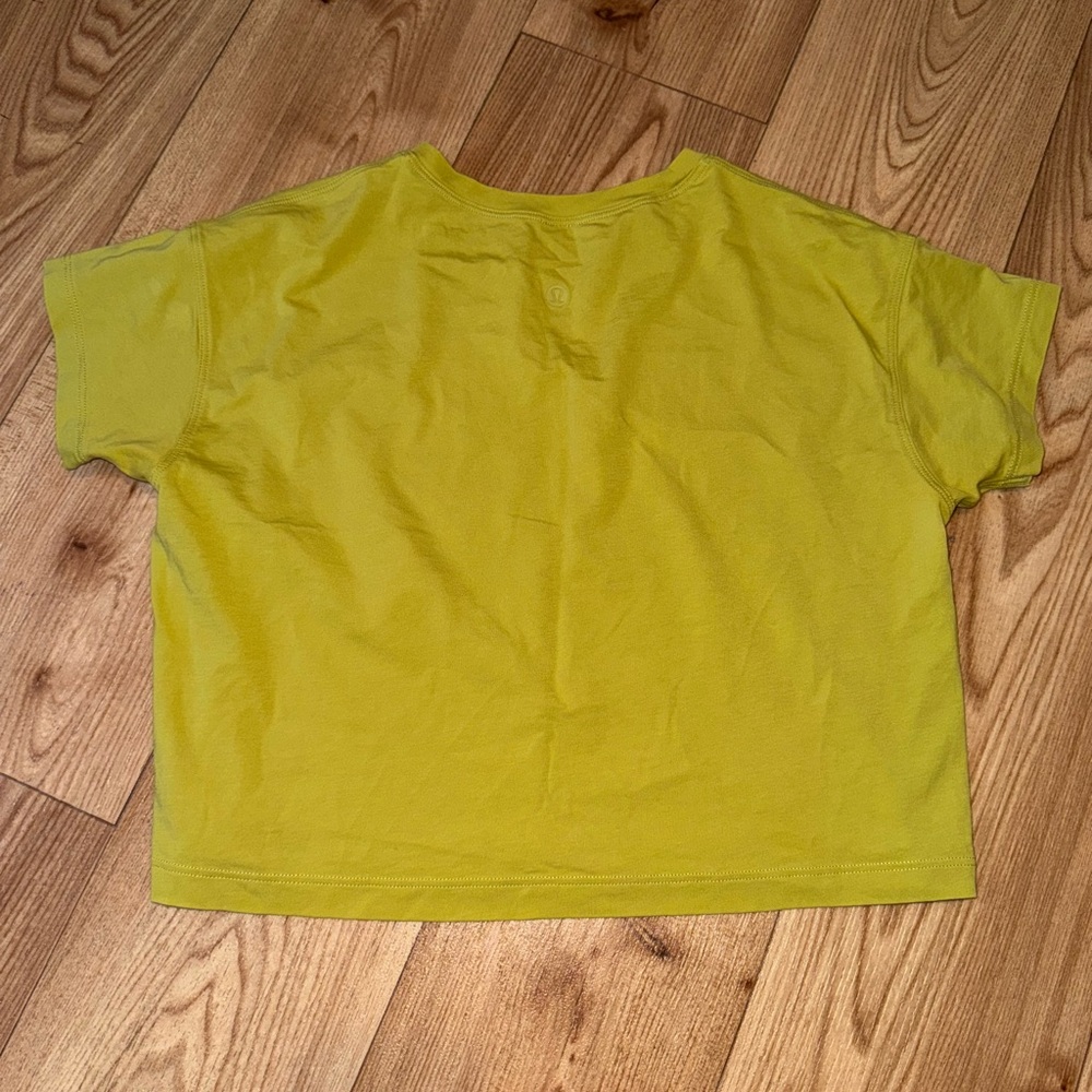 lululemon t-shirt - Picture 2 of 2